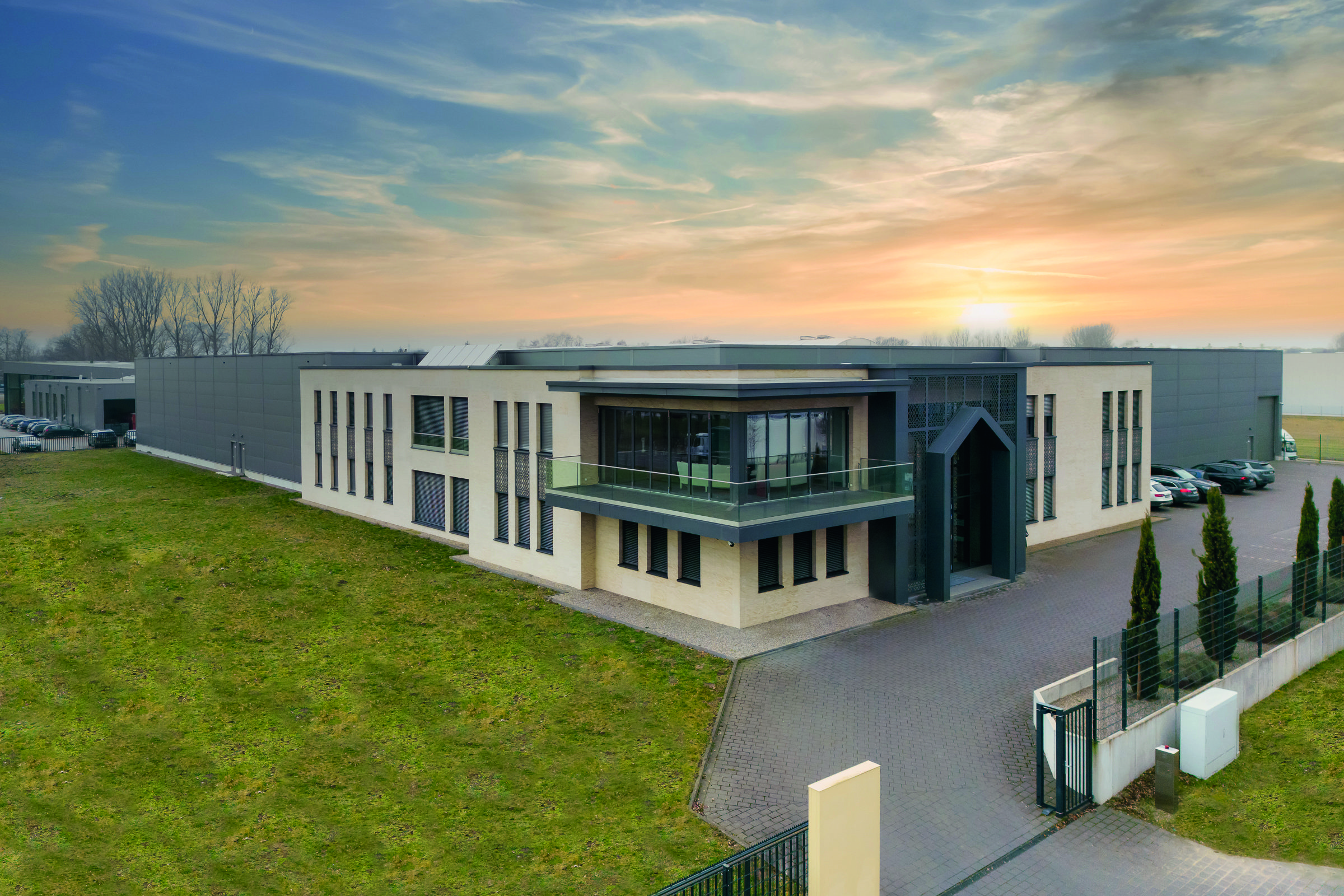 B�ro/Halle - Mergenthalerstra�e 1 - Greven