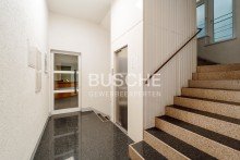 Treppenhaus und Aufzug Kaufmanns Palais || ca. 1.250 m� B�rofl�chen || Ein ganzes Haus f�r sich ||  Kreative Welten m�glich