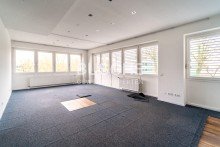 Innenansicht Heekweg || 219 m� B�ro-/Praxisfl�che || 7 B�ror�ume ||  Empfang || Landhausdielen