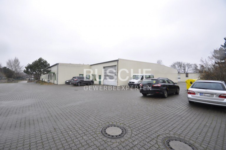 Frontansicht Rahden Halle / Lager / Produktion Rahden || 1.710 m� Halle zzgl. 340 m� B�ro-/Sozialfl�che || Rolltore || Frei ab sofort