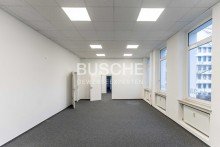 B�ro seitlich Franz-Lenz-Stra�e || ca. 284 m� B�ro || Renoviert || Kurzfristig bezugsfertig
