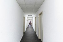 B�ro im Obergeschoss Wulfener Markt || 10.696 m� Gewerbefl�che || teilbar || frei nach Vereinbarung