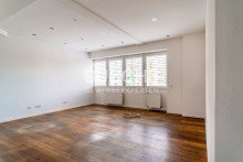 Innenansicht Heekweg || 219 m� B�ro-/Praxisfl�che || 7 B�ror�ume ||  Empfang || Landhausdielen
