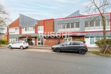 Au�enansicht Heekweg || 219 m� B�ro-/Praxisfl�che || 7 B�ror�ume ||  Empfang || Landhausdielen
