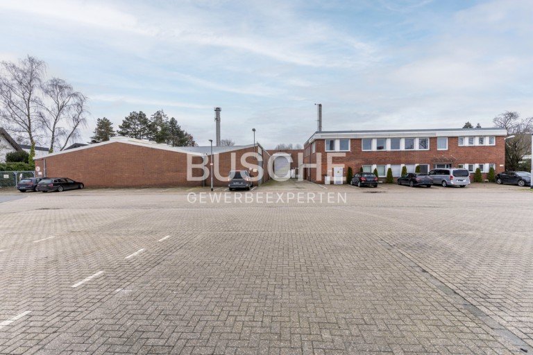 Frontansicht Bocholt Halle / Lager / Produktion Bocholt-Mussum || 3.045 m� Hallenfl�che || ebenerdige Anlieferung || frei ab sofort