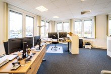 B�ro An den Loddenb�schen || 230 m� B�ro || gro�er Empfangs-/Open Space Bereich ||  4 B�ror�ume ||  Teek�che