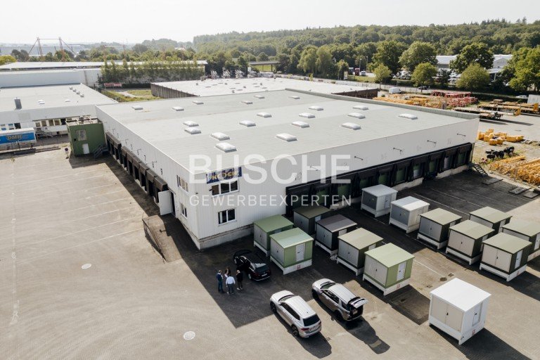 Au�ensnsicht Osnabr�ck Halle Benzstra�e || ca. 2.195 m� Hallenfl�che || Rampentore || LED Beleuchtung