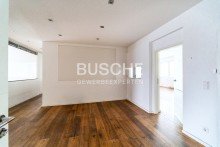 Empfang Heekweg || 219 m� B�ro-/Praxisfl�che || 7 B�ror�ume ||  Empfang || Landhausdielen