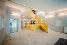 Treppenhaus EG Winkelhausenstra�e || ca. 432 m� B�roeinheit || Exklusiver Zugang in der Etage|| Mega-Ausblick