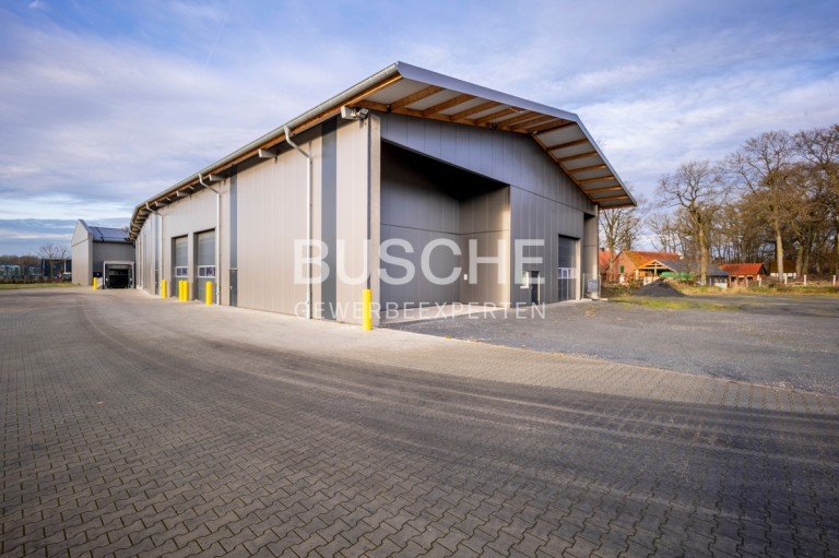 Au�enansicht Ladbergen Halle / Lager / Produktion Ladbergen || BJ. 2023 || 9.825 m� Grundst�ck || 2.152 m� Halle || Erweiterung bereits genehmigt