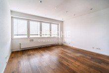 Innenansicht Heekweg || 219 m� B�ro-/Praxisfl�che || 7 B�ror�ume ||  Empfang || Landhausdielen
