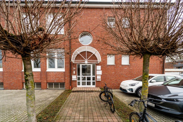 Hauseingang M�nster B�rofl�che An den Loddenb�schen || 230 m� B�ro || gro�er Empfangs-/Open Space Bereich || 4 B�ror�ume || Teek�che