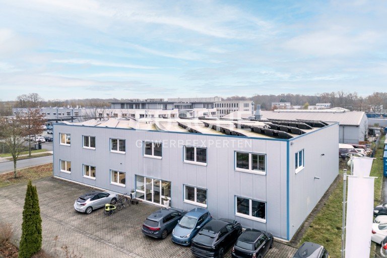 Au�enansicht M�nster Halle Loddenheide || 895m� || Halle mit B�rofl�chen, Verkaufsraum, Werkstatt || Rolltor || PKW-Stellpl�tze