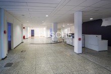 Empfang S�dviertel || 634 m� Gewerbefl�che || Schulungs-/ Praxisnutzung || viele Stellpl�tze || zu sofort