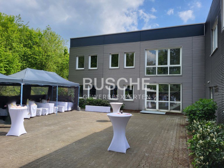 Au�enansicht Oer-Erkenschwick B�rofl�che Holtgarde || Ca. 318 m� || B�ro/Ausstellung �ber 2 Etagen || Umbau m�glich || Frei ab sofort