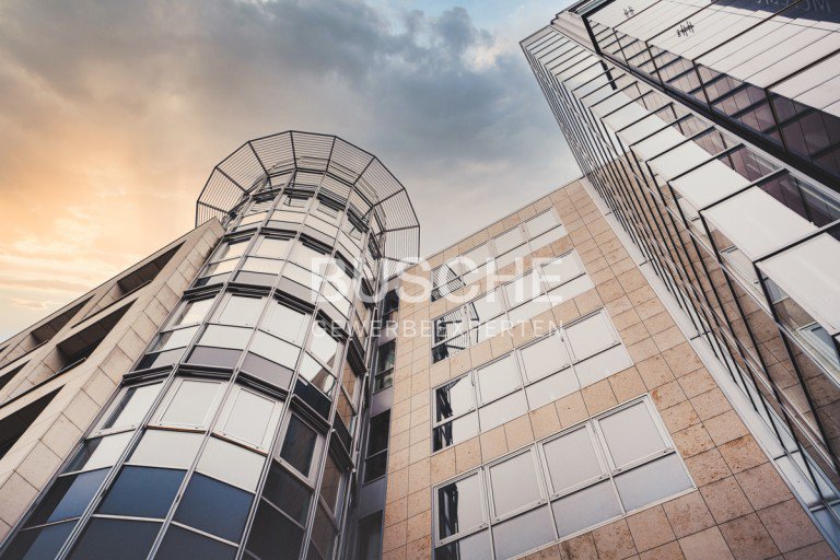 Au�enansicht Dortmund B�rofl�che Westfalenforum || ca. 4.633 m� B�ro-Loft-Fl�chen || Dachterrasse in der City ||� Spannende M�glichkeiten