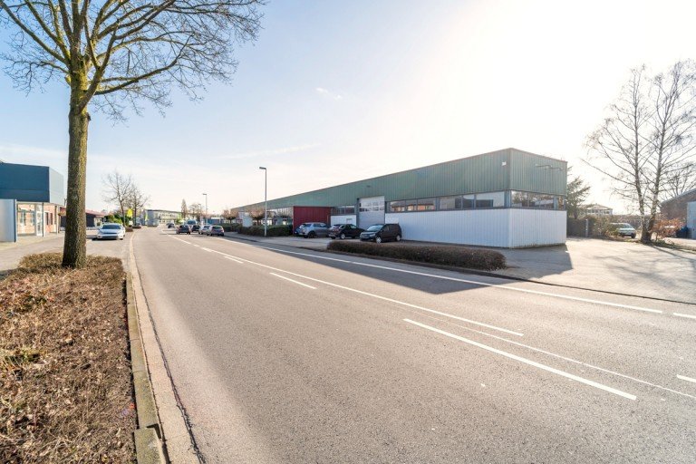 Au�enansicht Rheine Halle / Lager / Produktion Rheine || 1.594 m� Halle || 330 m� �berdachte Lagerfl�che || 375 m� B�ro