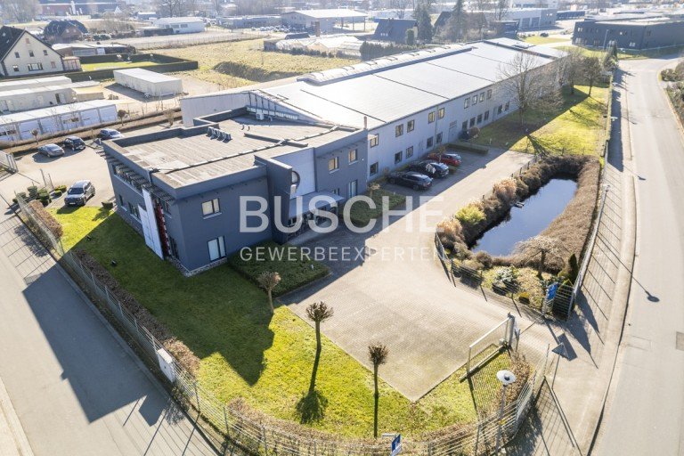 Au�enansicht Lotte Halle / Lager / Produktion Lotte | Hallenfl�chen mit B�roanteil | Ebenerdige Zufahrt | Freifl�che