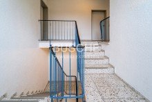 Treppenhaus Heekweg || 219 m� B�ro-/Praxisfl�che || 7 B�ror�ume ||  Empfang || Landhausdielen