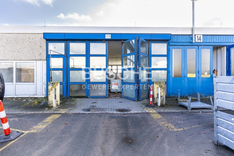 Zugang au�en Steinfurt Halle / Lager / Produktion Steinfurt || Hallenfl�che || Kleine Abteile || Falttore