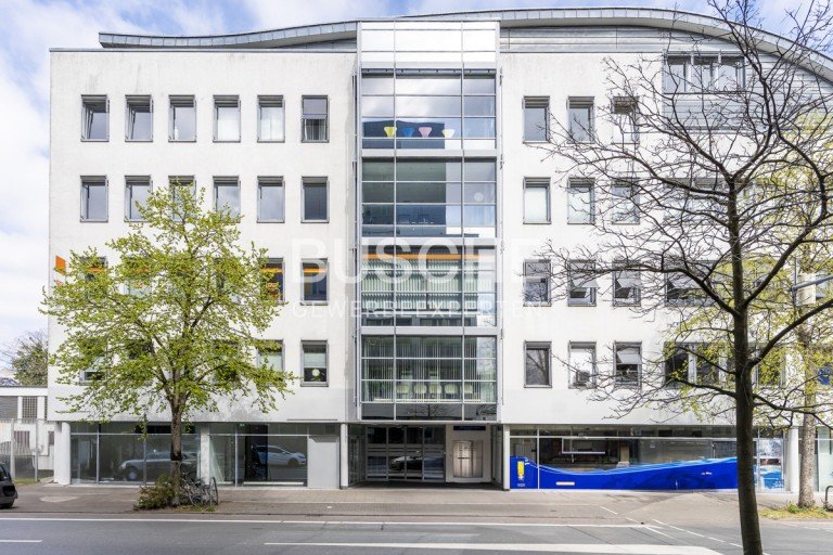 Au�enansicht Osnabr�ck B�rofl�che Kollegienwall || ca. 293 m� B�rofl�che || Effiziente Raumaufteilung || Dachterrasse