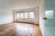 Innenansicht Heekweg || 219 m� B�ro-/Praxisfl�che || 7 B�ror�ume ||  Empfang || Landhausdielen